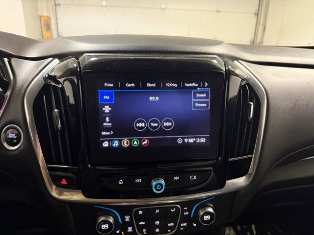 Used 2020 Chevrolet Traverse LT w/ LT Premium Package image 17