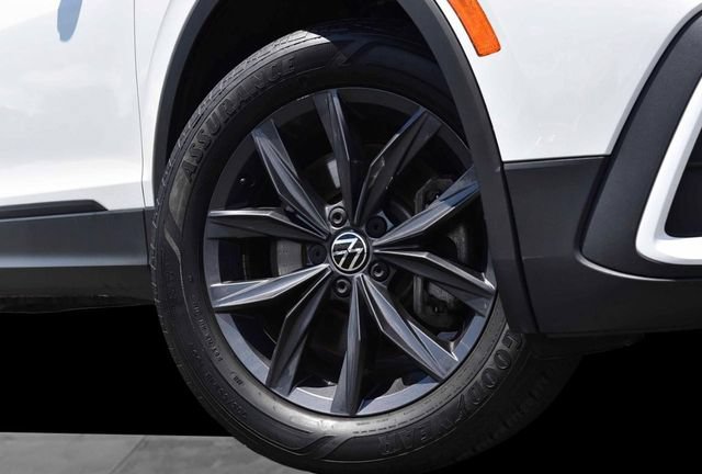 Certified 2022 Volkswagen Tiguan SE AWD/4WD image 3