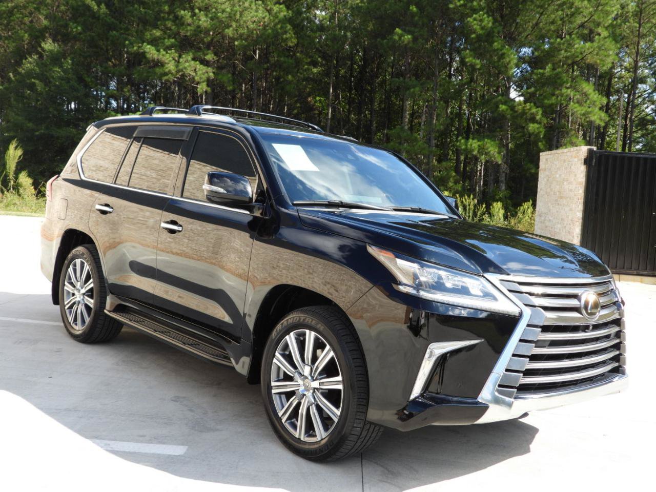 Used 2016 Lexus LX 570 4WD w/ 3rd Row & Luxury Pkg image 51