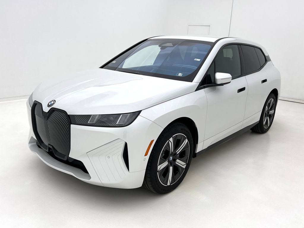 Used 2026 BMW iX xDrive45 w/ Premium Package AWD/4WD image 4