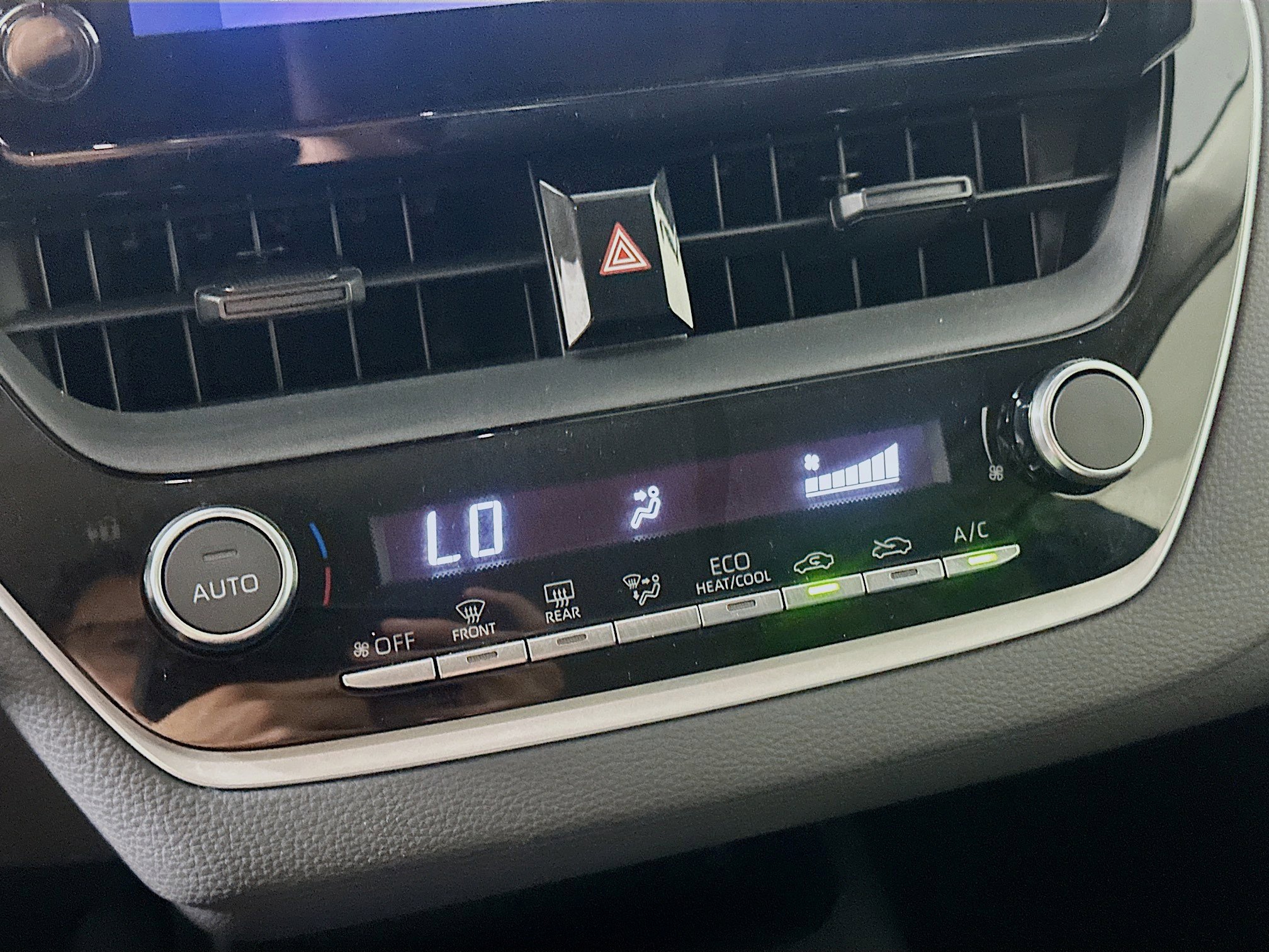 Used 2023 Toyota Corolla LE w/ Carpet Mat Package (TMS) image 23