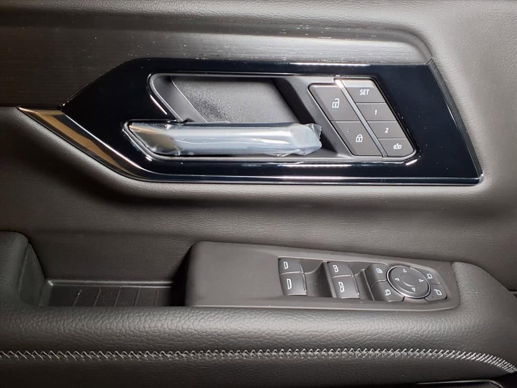 New 2026 GMC Yukon XL Denali w/ Advanced Technology Package image 16