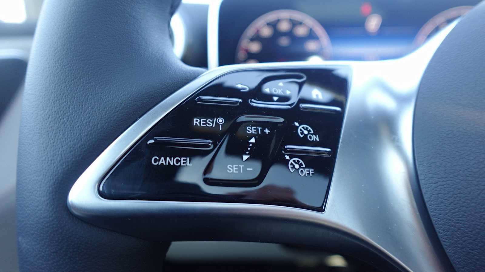 Used 2026 Mercedes-Benz GLC 300 4MATIC image 36