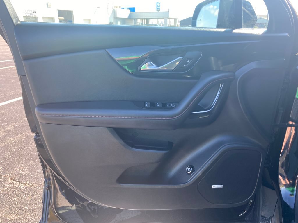 Used 2025 Chevrolet Blazer RS FWD image 19