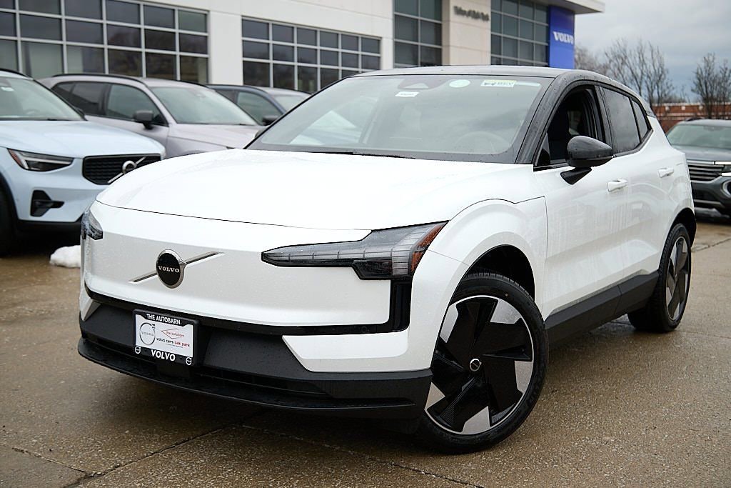 New 2026 Volvo EX30 Plus w/ Climate Package image 2