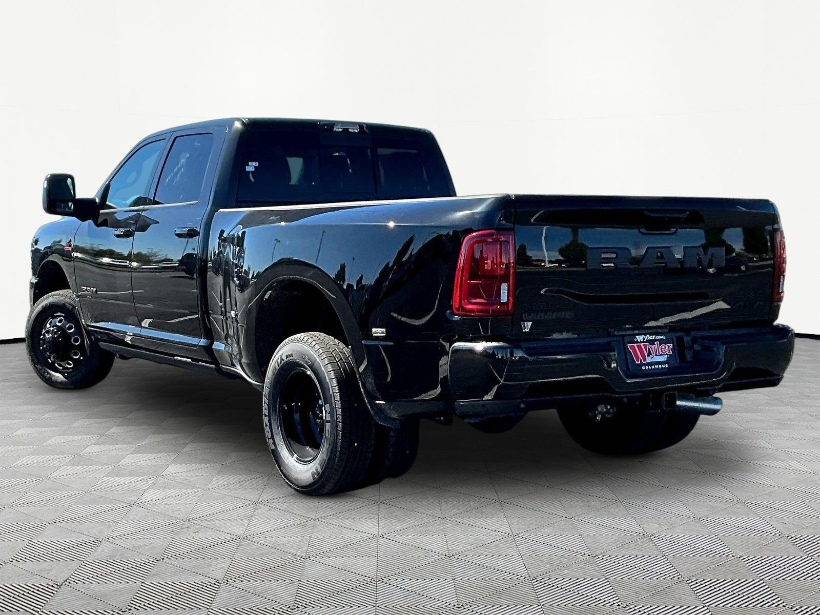 New 2027 RAM 3500 Laramie AWD/4WD image 3