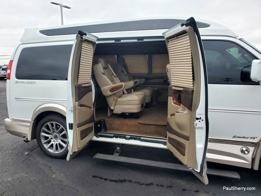 Used 2021 GMC Savana 2500 RWD image 24
