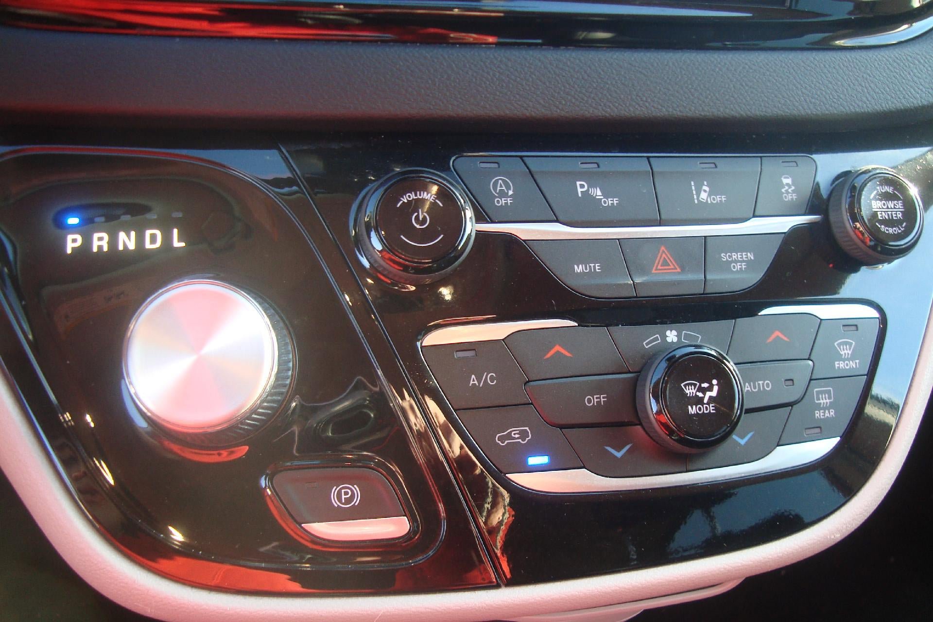 Used 2023 Chrysler Pacifica Touring-L image 13