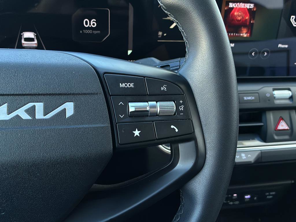 Certified 2025 Kia K4 EX image 28