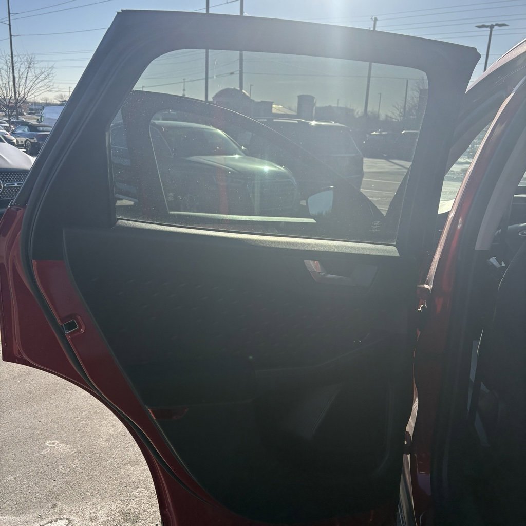 Used 2020 Ford Escape SE image 14