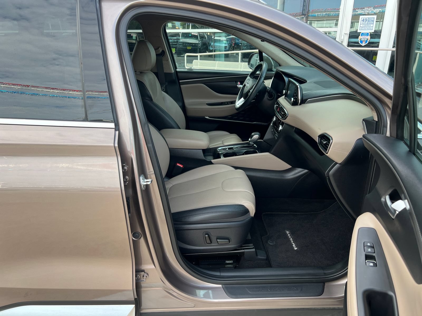 Used 2020 Hyundai Santa Fe SEL FWD image 16