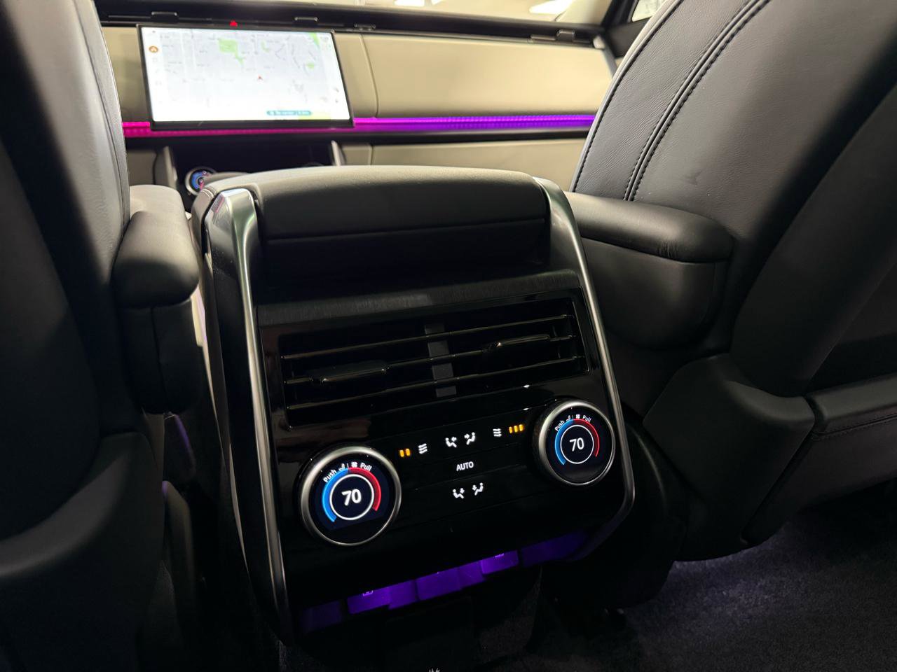 Used 2023 Land Rover Range Rover SE image 36