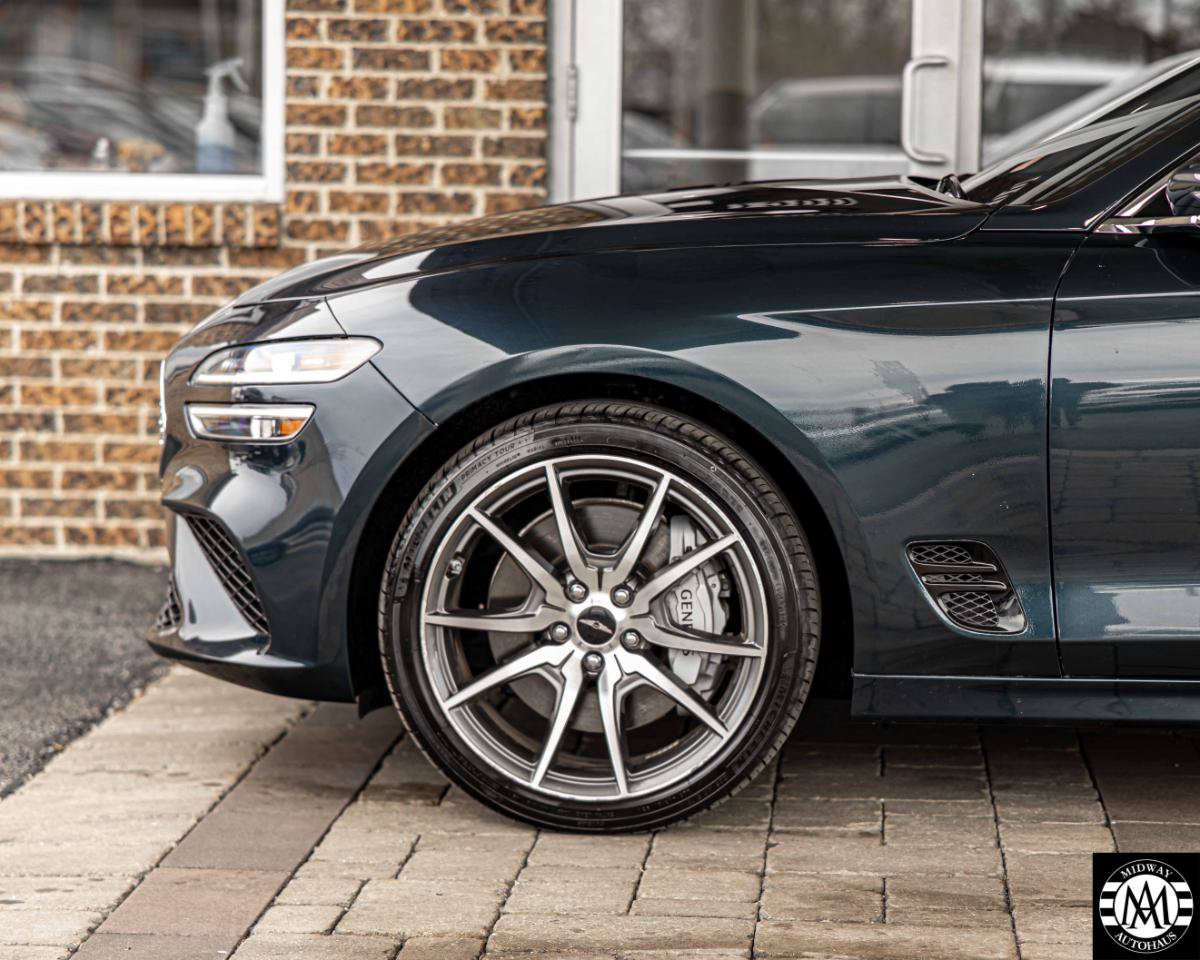 Used 2025 Genesis G70 2.5T RWD image 28