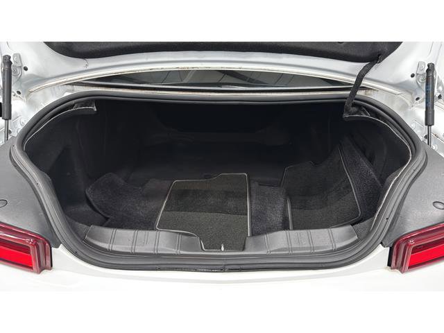 Used 2017 Chevrolet Camaro SS RWD image 32