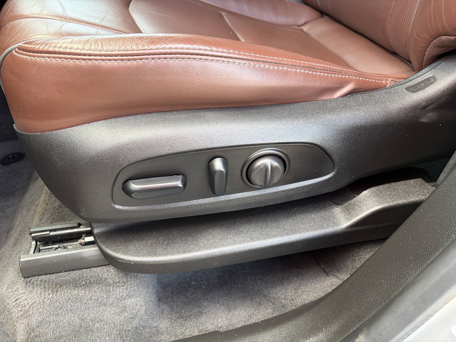 Used 2019 Buick Enclave Avenir w/ Avenir Technology Package AWD/4WD image 15