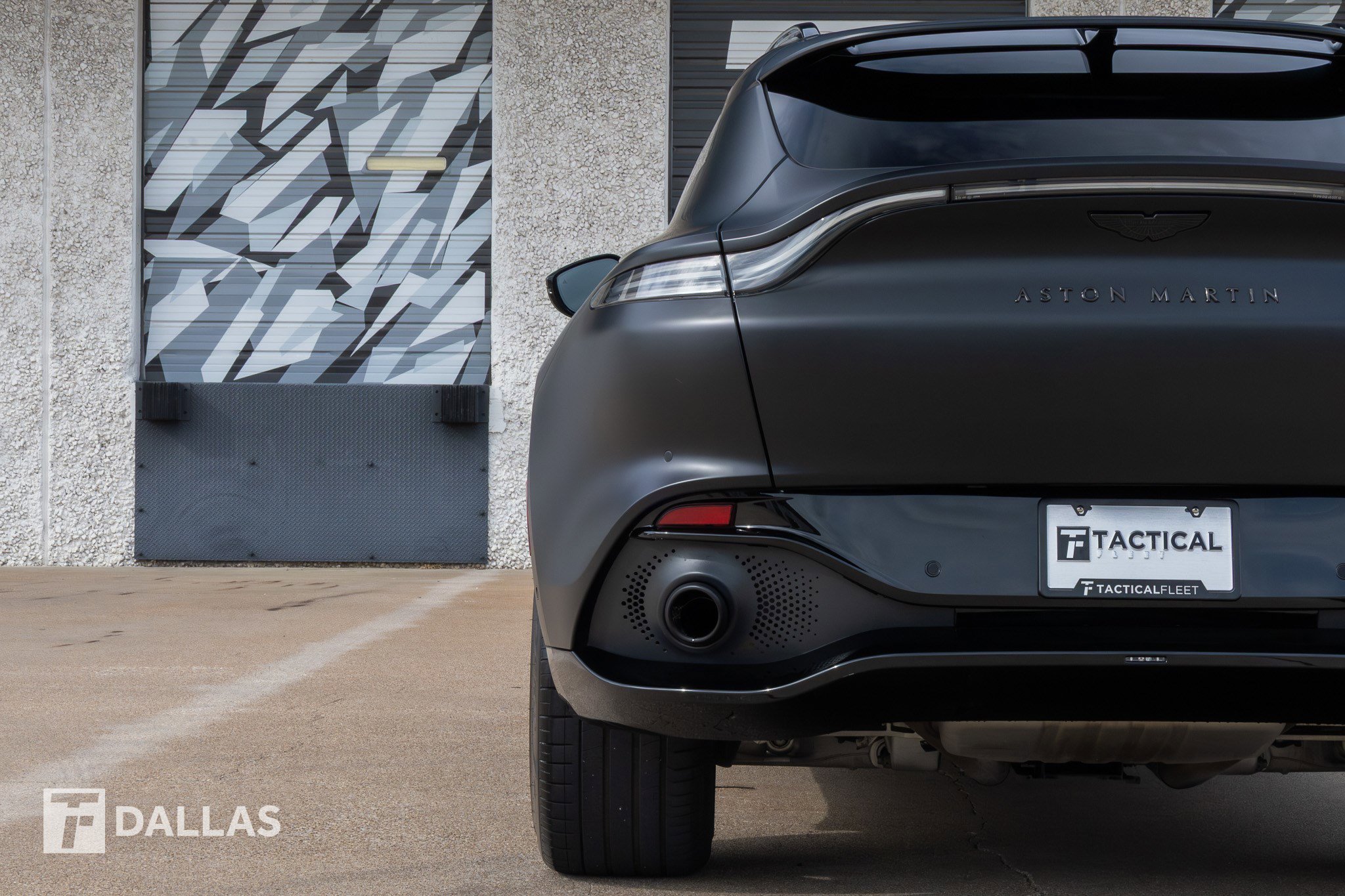 Used 2022 Aston Martin DBX image 14