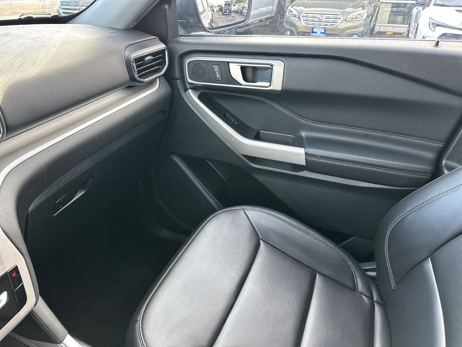 Used 2024 Ford Explorer XLT w/ Equipment Group 202A image 15