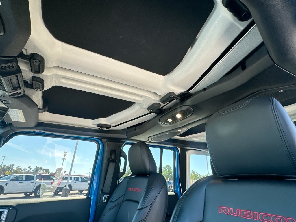 Used 2024 Jeep Wrangler Unlimited Rubicon AWD/4WD image 11