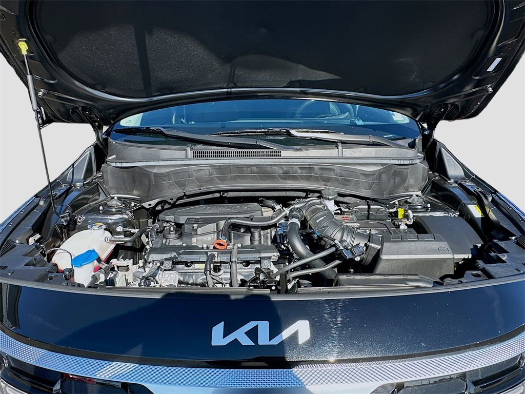 Certified 2025 Kia Seltos SX w/ SX Sunroof Package image 31