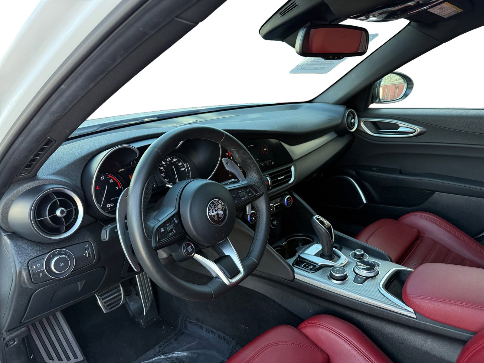 Used 2022 Alfa Romeo Giulia Veloce image 9