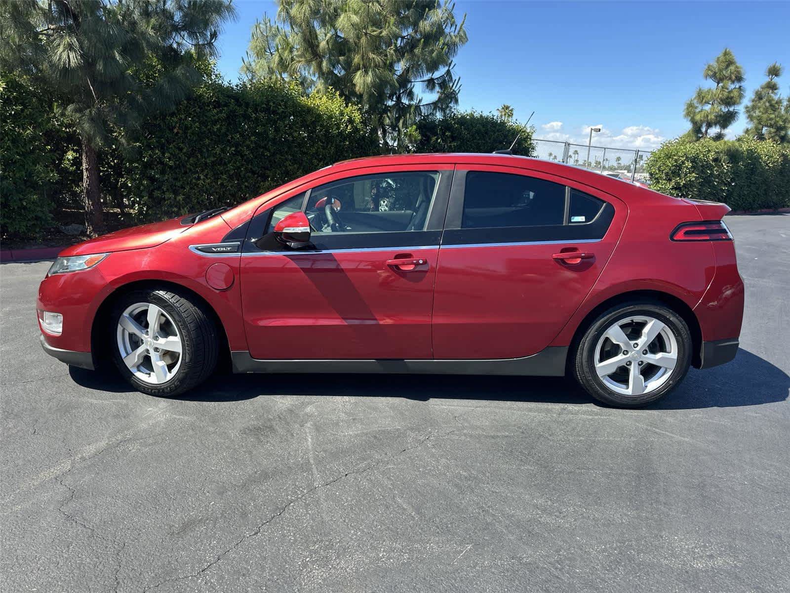 Used 2013 Chevrolet Volt Premium w/ Premium Trim Package FWD image 3