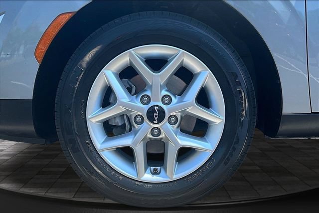 Certified 2023 Kia Soul LX w/ LX Technology Package FWD image 31