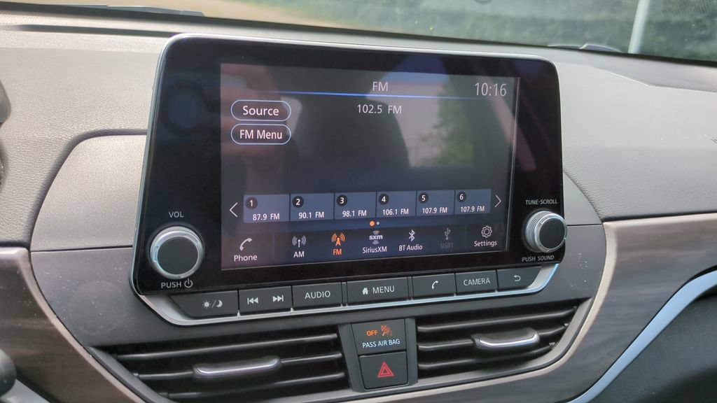 Used 2024 Nissan Altima 2.5 SV FWD image 18