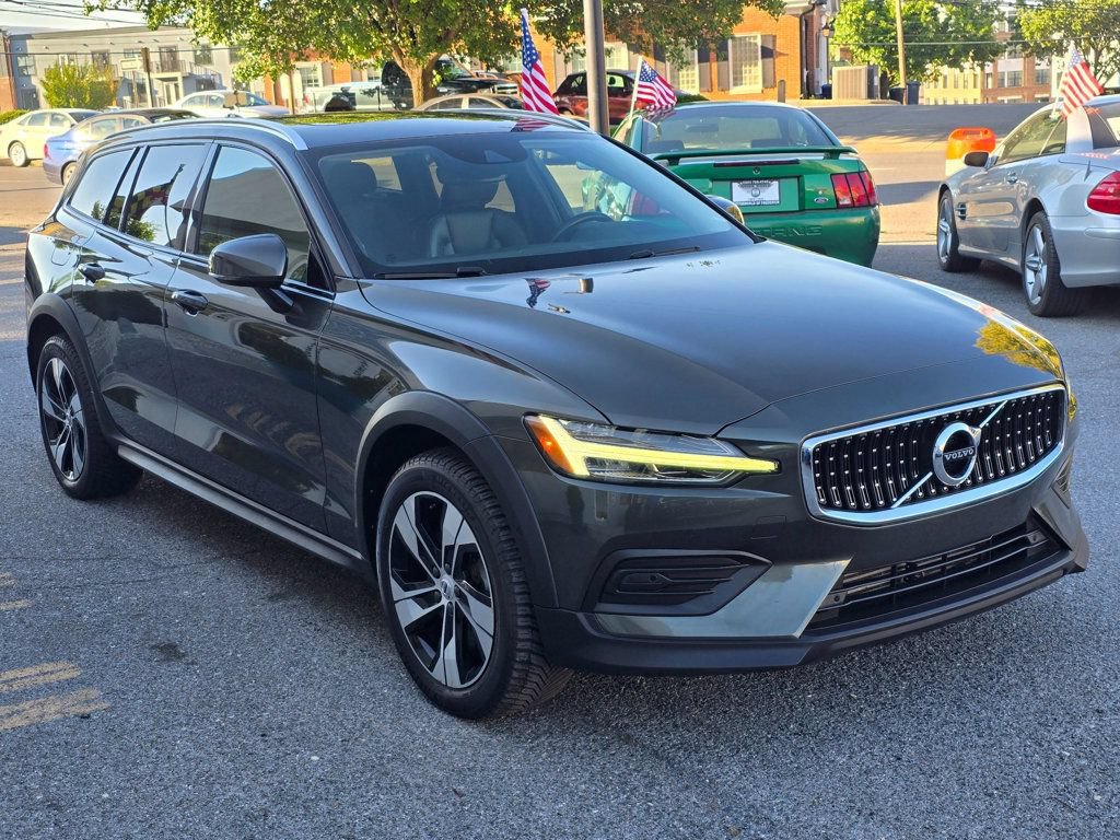 Used 2020 Volvo V60 T5 Cross Country w/ Protection Package Premier AWD/4WD image 3