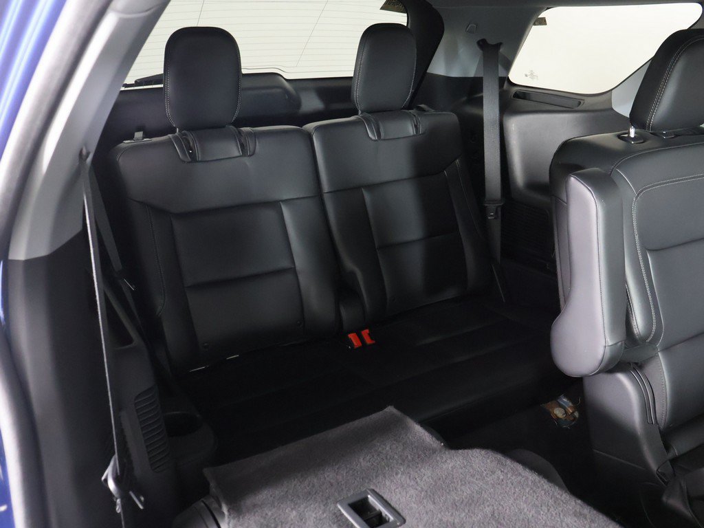 Used 2023 Ford Explorer XLT w/ Equipment Group 202A AWD/4WD image 34