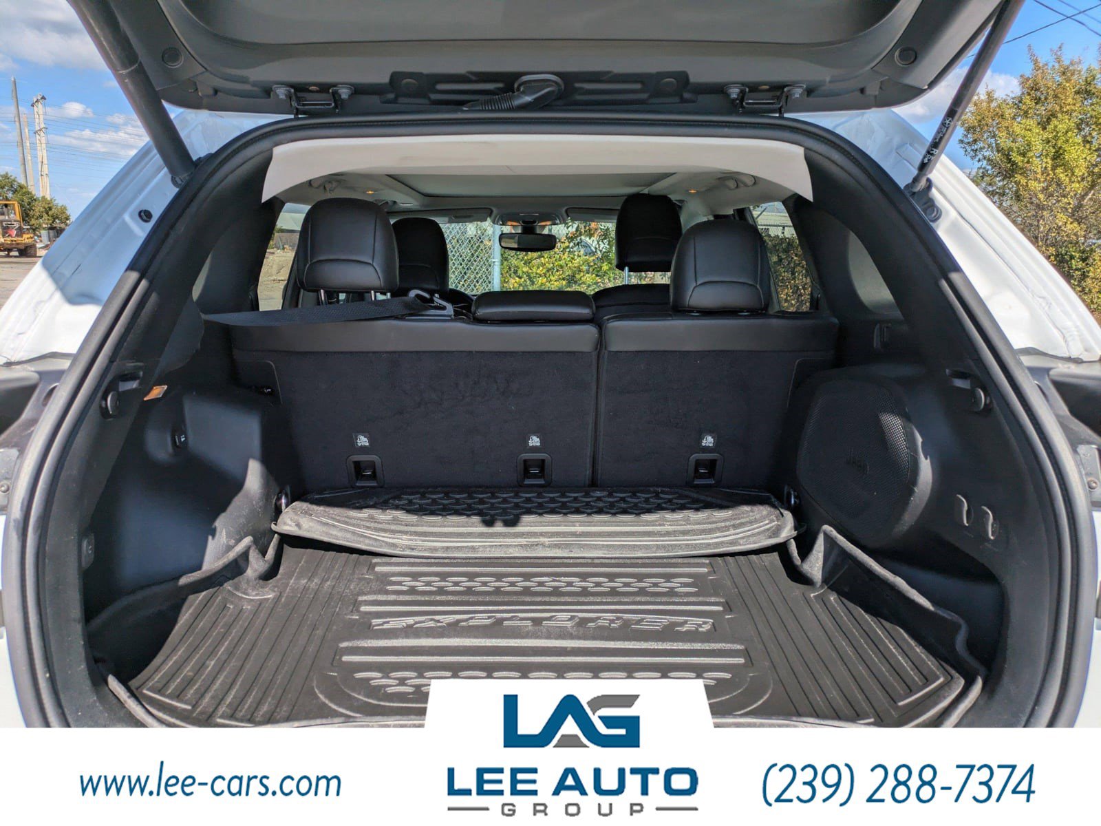 Used 2020 Jeep Cherokee Trailhawk AWD/4WD image 10