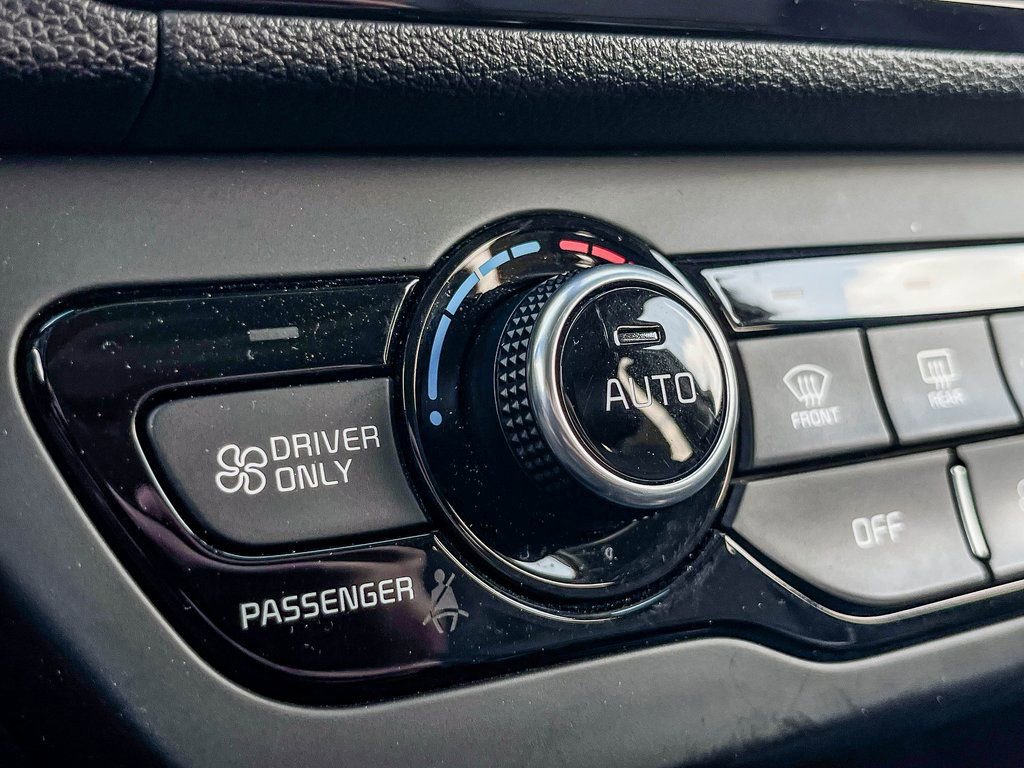 Used 2022 Kia Niro EX Premium image 40