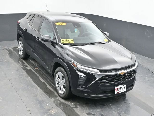 Used 2024 Chevrolet Trax LS image 30