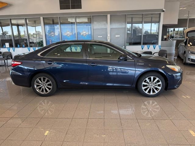 Used 2015 Toyota Camry XLE FWD image 2