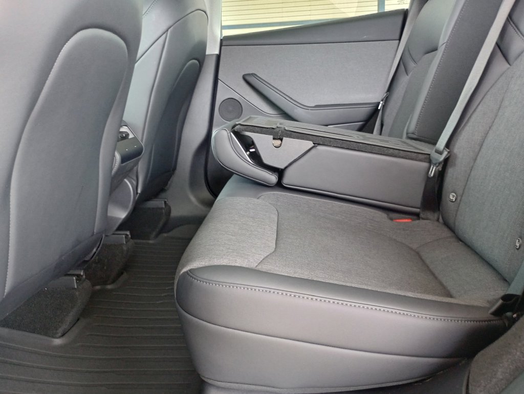Used 2026 Tesla Model Y 2WD image 23