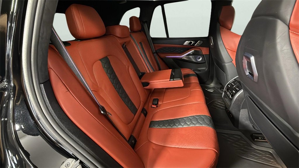 Used 2025 BMW X5 M Competition w/ Executive Package image 34