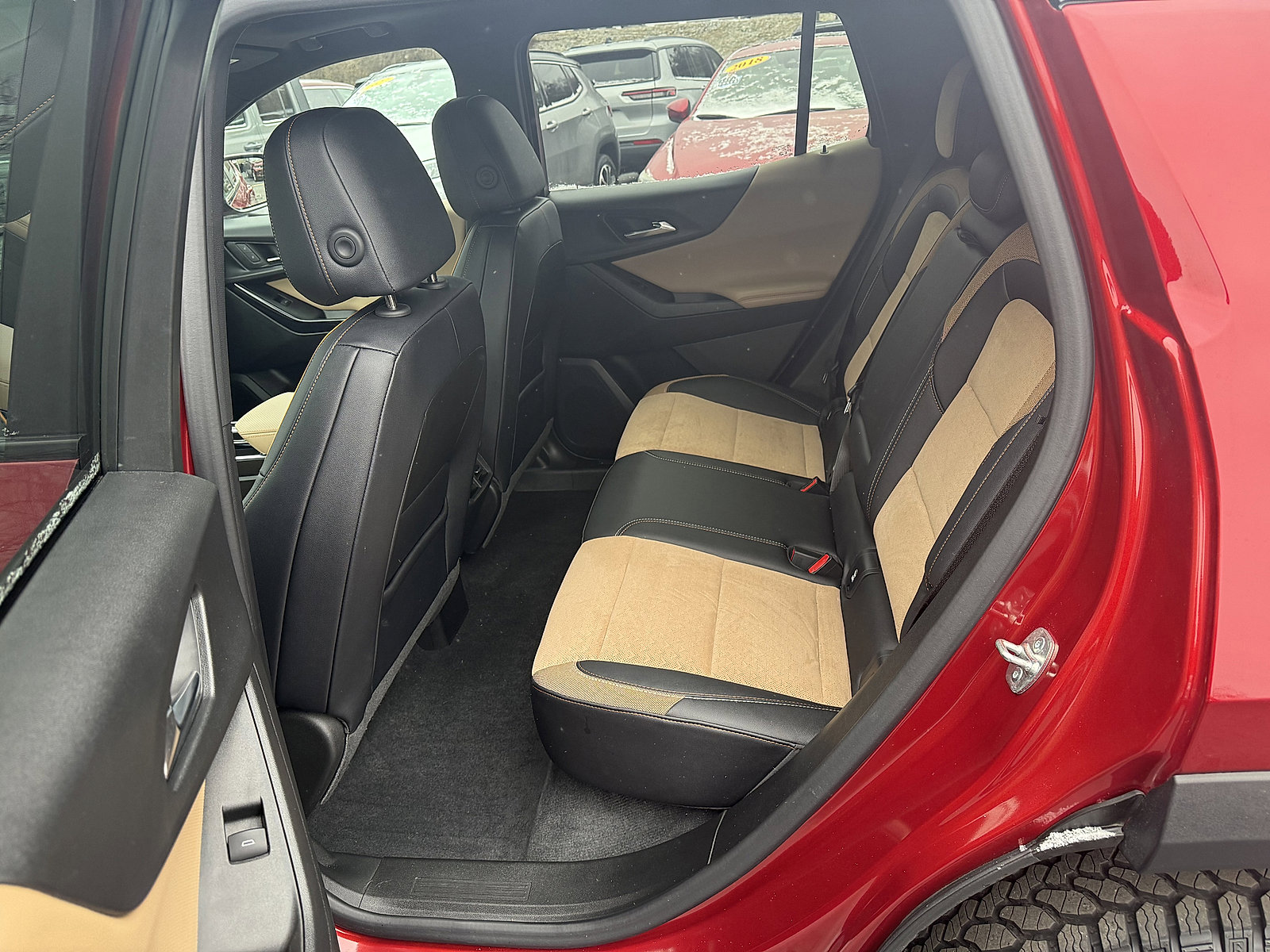 Used 2025 Chevrolet Equinox ACTIV w/ Safety and Technology Package image 17