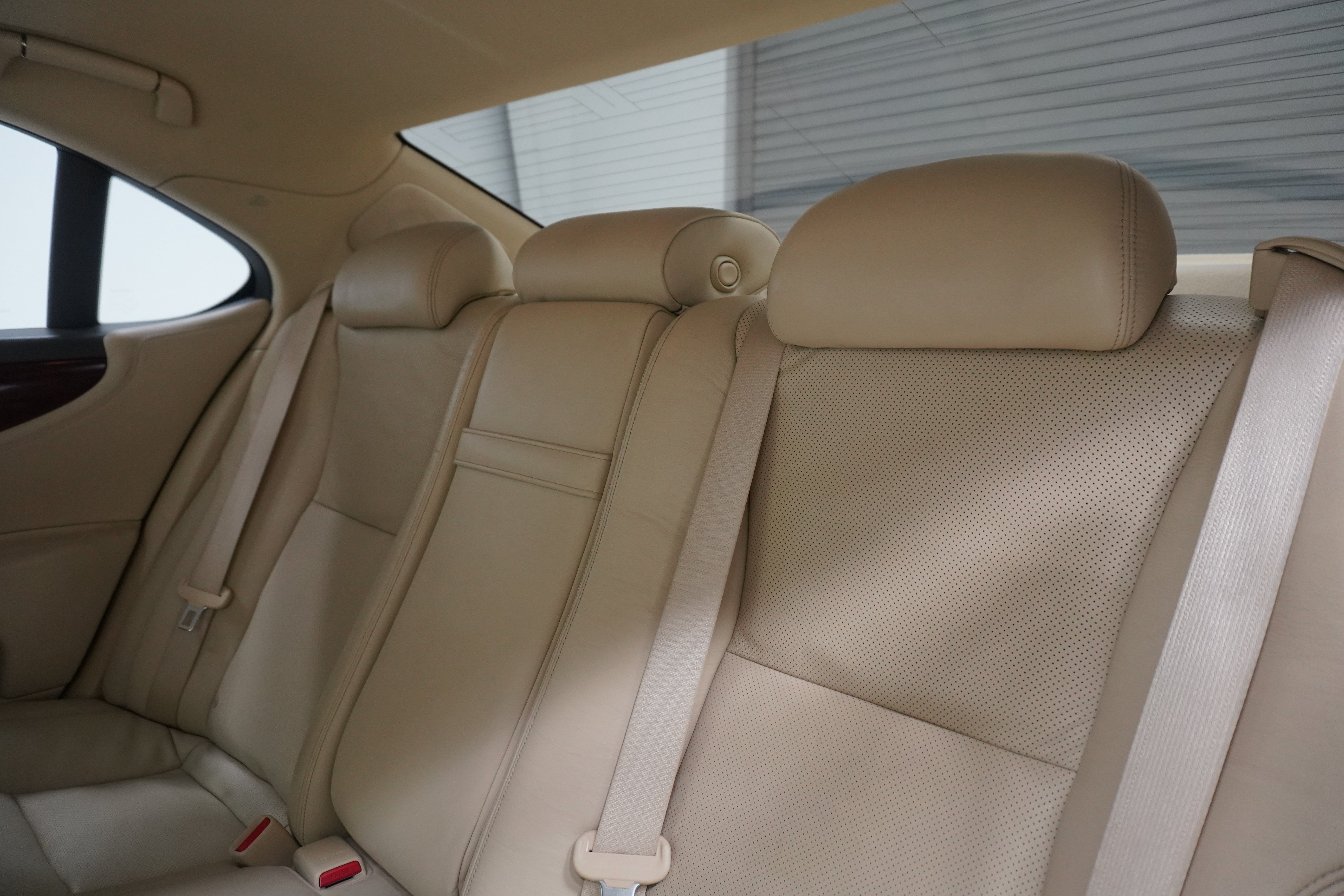 Used 2012 Lexus LS 460 w/ Luxury Value Edition RWD image 13
