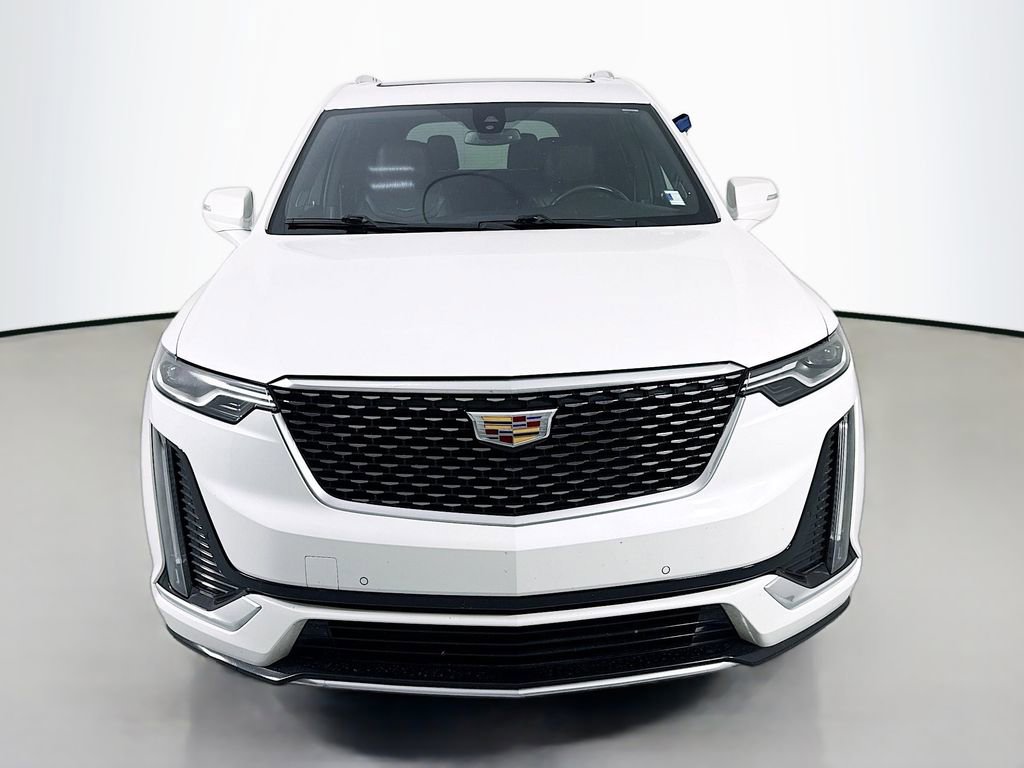 Used 2023 Cadillac XT6 Premium Luxury image 2
