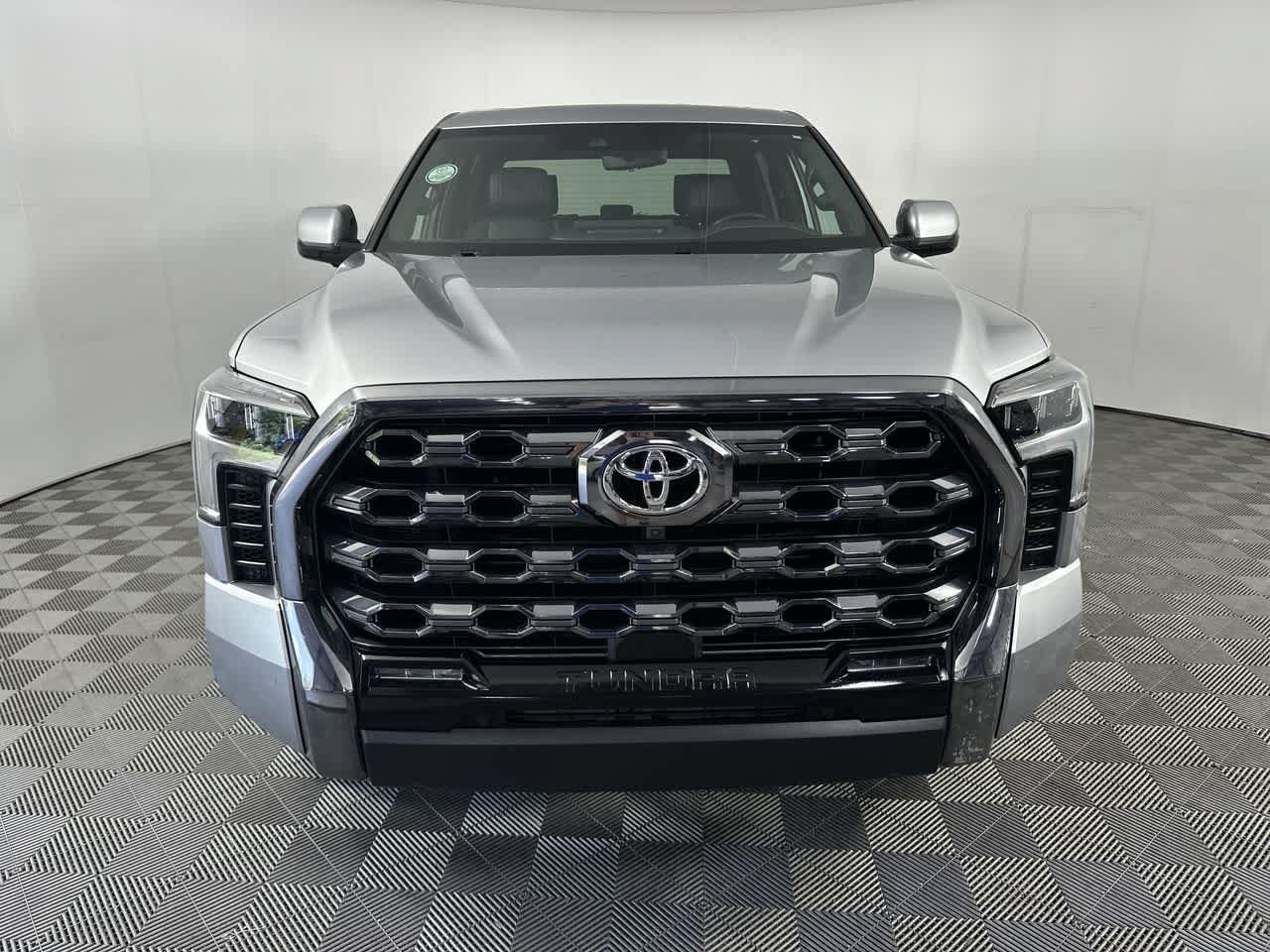 Used 2024 Toyota Tundra Platinum AWD/4WD image 3