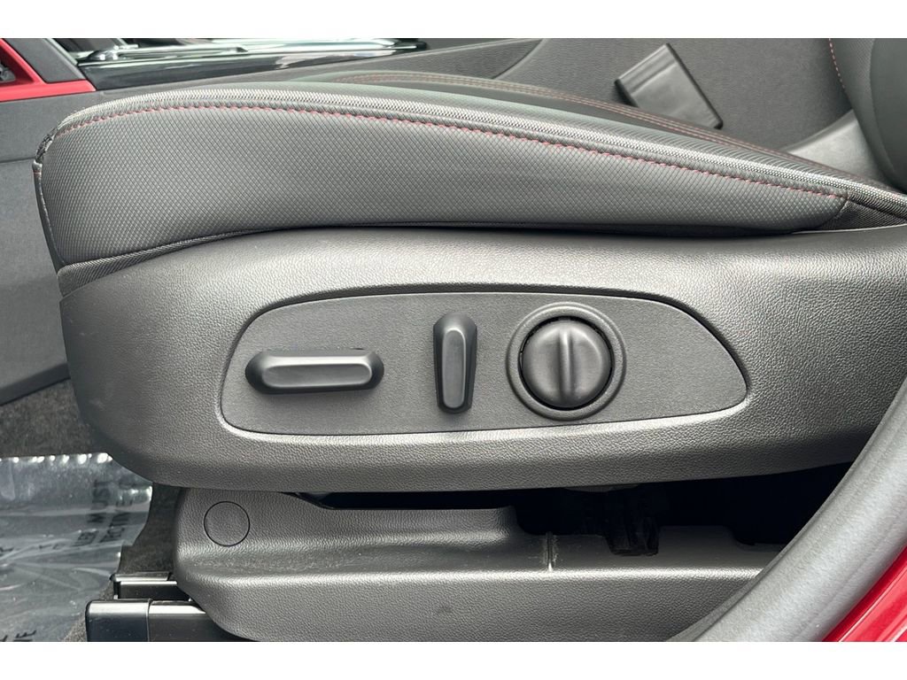Used 2023 Chevrolet TrailBlazer RS w/ Sun and Liftgate Package FWD image 14