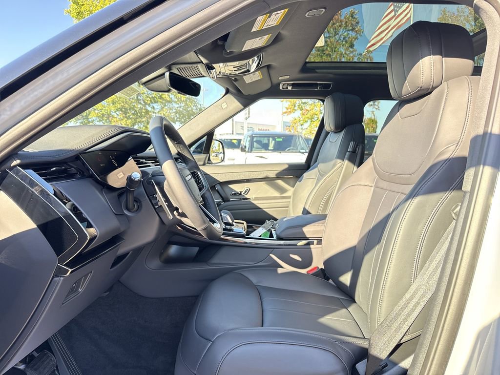 New 2025 Land Rover Range Rover Sport SE image 3