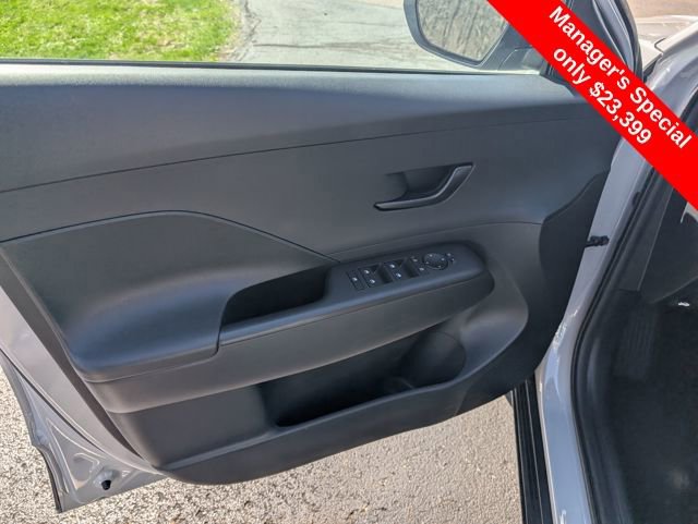 Certified 2025 Hyundai Kona SEL image 15