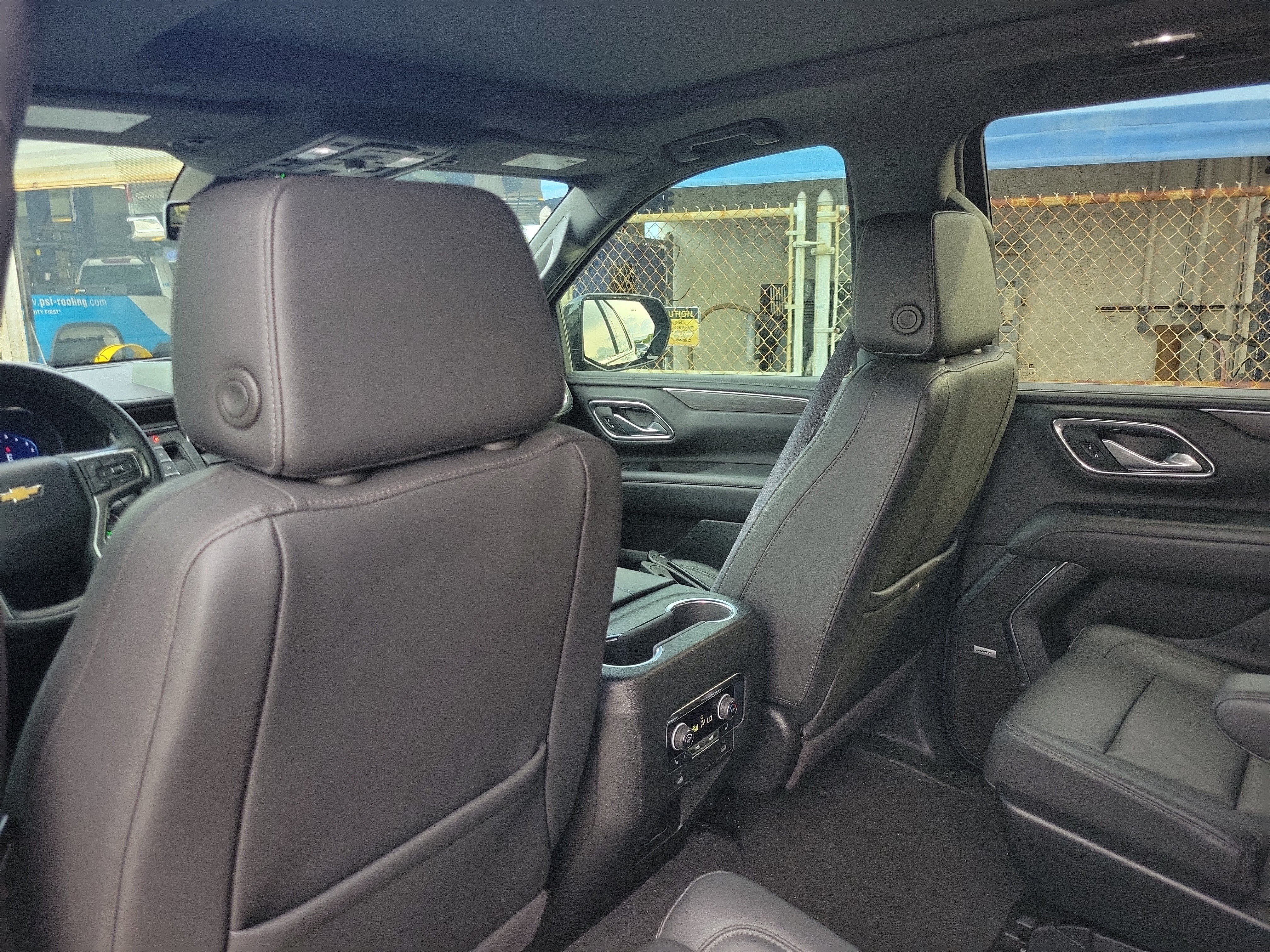 Used 2024 Chevrolet Tahoe LT w/ Luxury Package RWD image 8