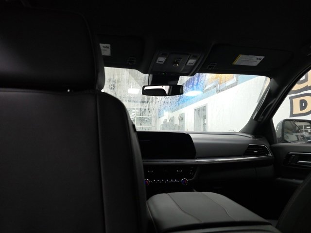 Used 2025 Chevrolet Suburban RST image 14