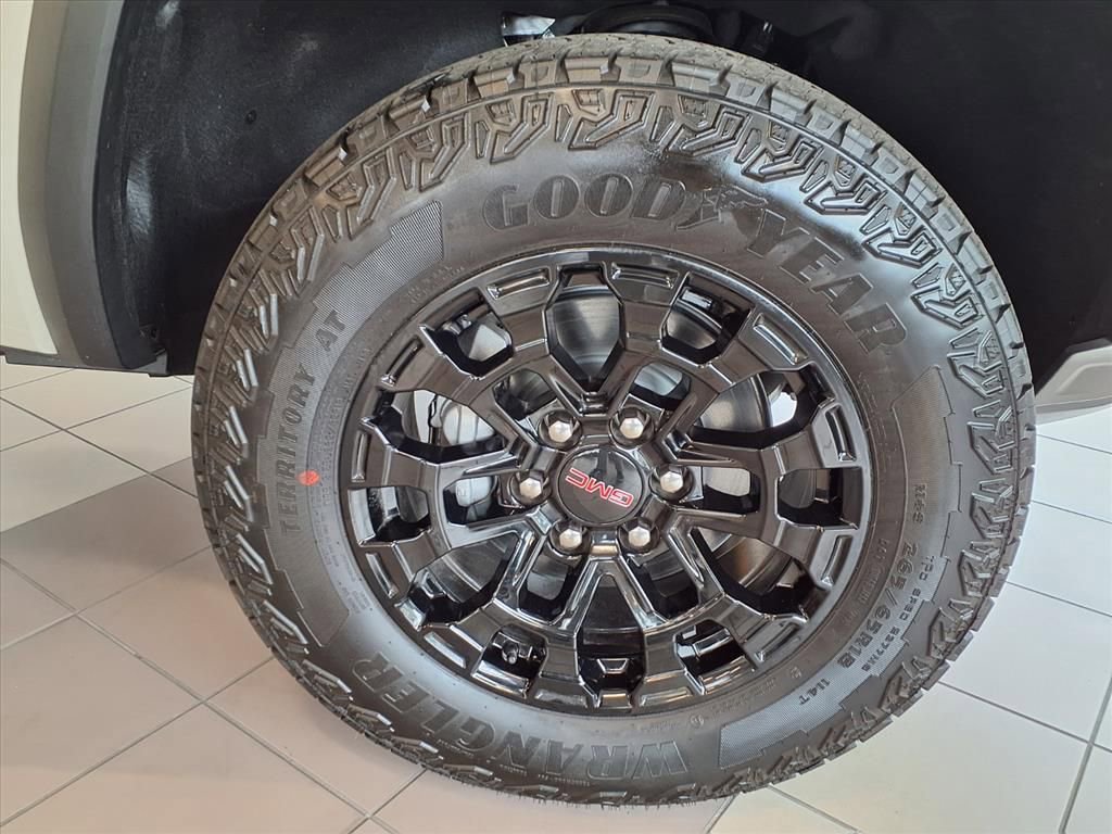 New 2026 GMC Canyon Elevation w/ Convenience Package RWD image 4