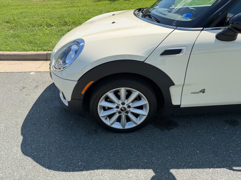 Used 2019 MINI Cooper Clubman ALL4 w/ Storage Package AWD/4WD image 26