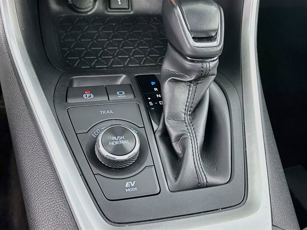 Used 2021 Toyota RAV4 XLE Premium image 23