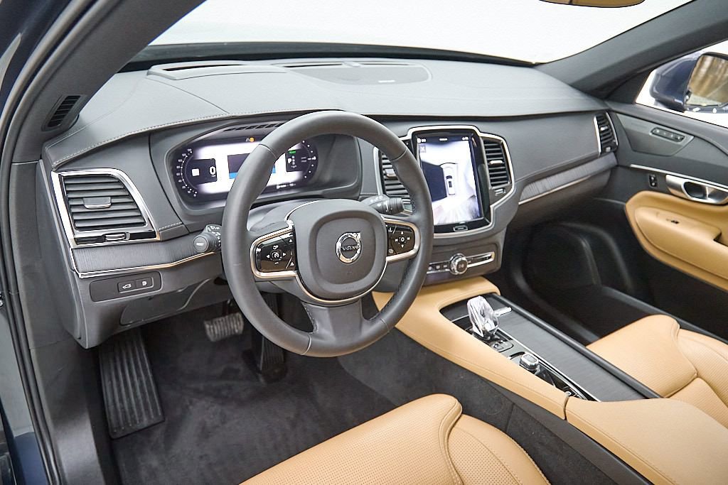 Certified 2024 Volvo XC90 T8 Ultimate w/ Protection Package image 12