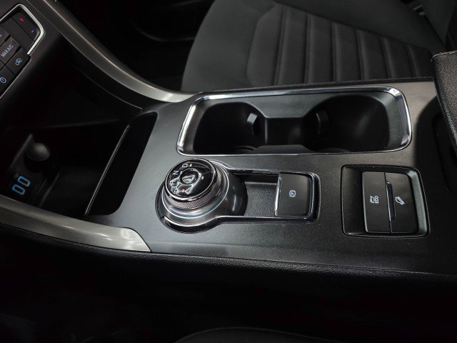 Used 2020 Ford Fusion SE FWD image 25