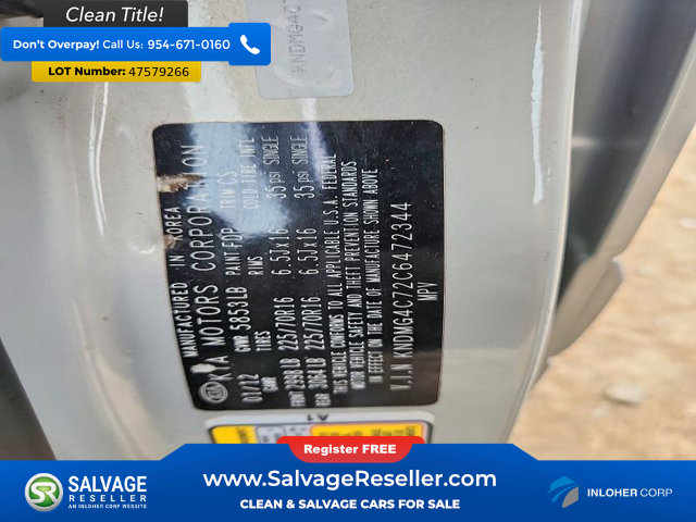 Used 2012 Kia Sedona LX image 17